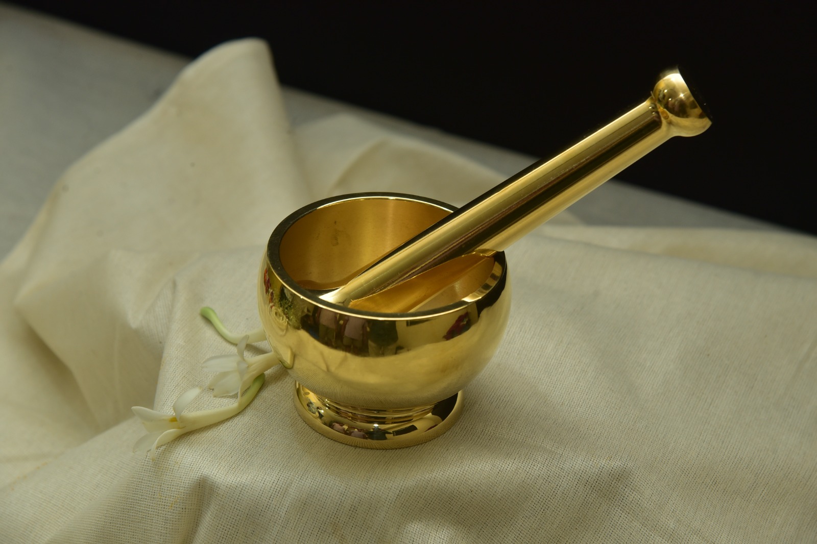 Brass Mortar & Pestle Image 2